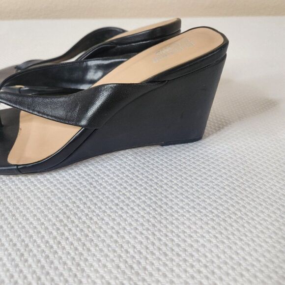 Bleecker and Bond Zetta Wedge Sandal Womens Size 8 Black Leather - Picture 6 of 13